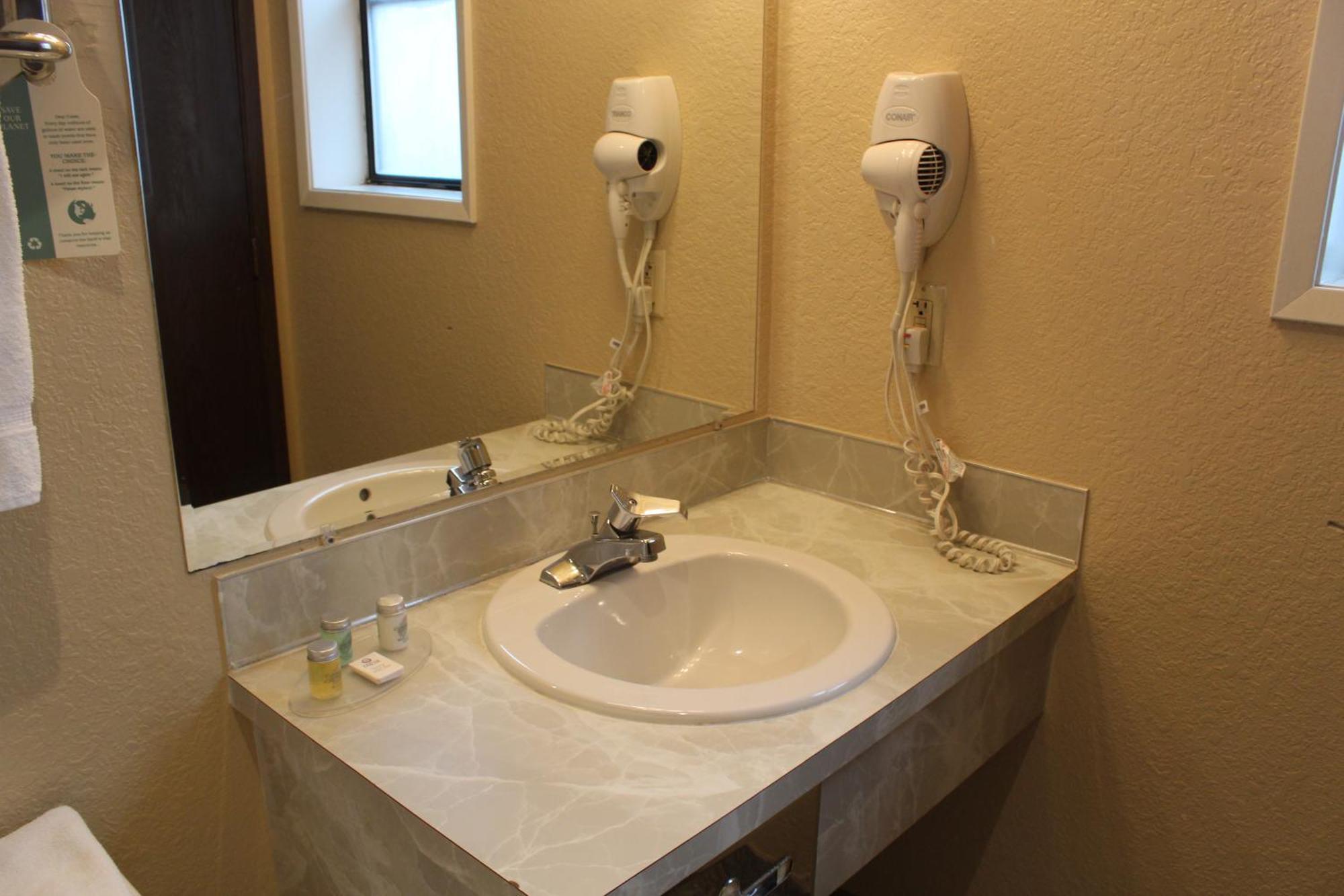Fairbridge Inn & Suites Leavenworth Oda fotoğraf